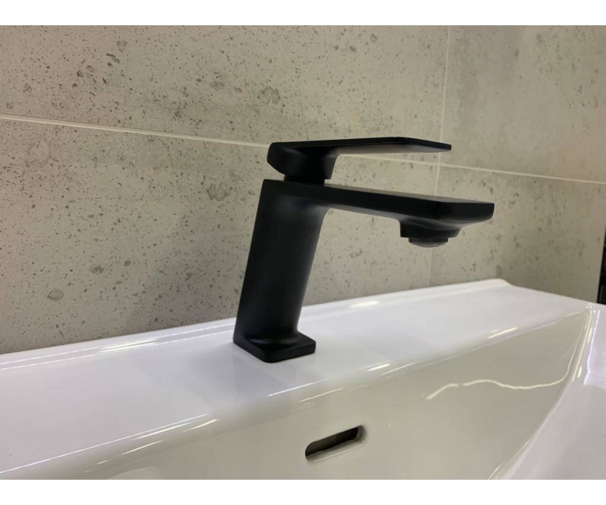 Смеситель для раковины (умывальника) CORSAN TRINO BLACK MATT черный низкий  CMB7111BL:Фото 4